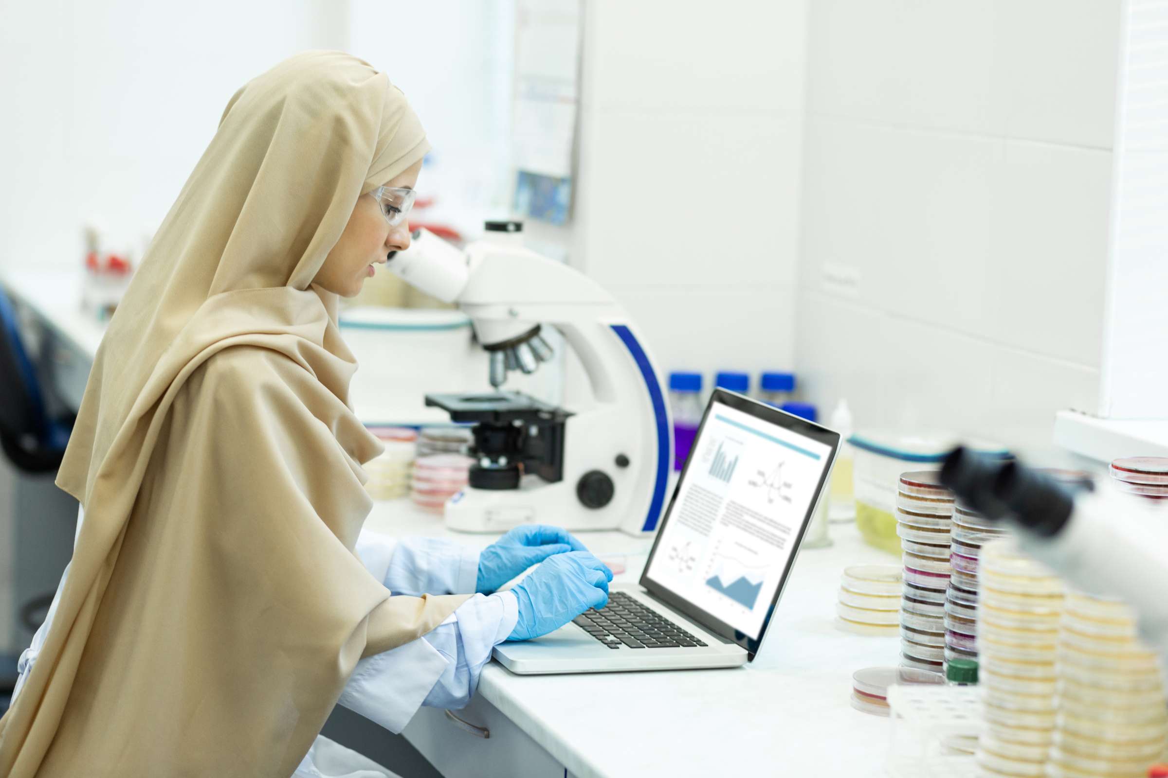 UAE healthcare worker salary increases